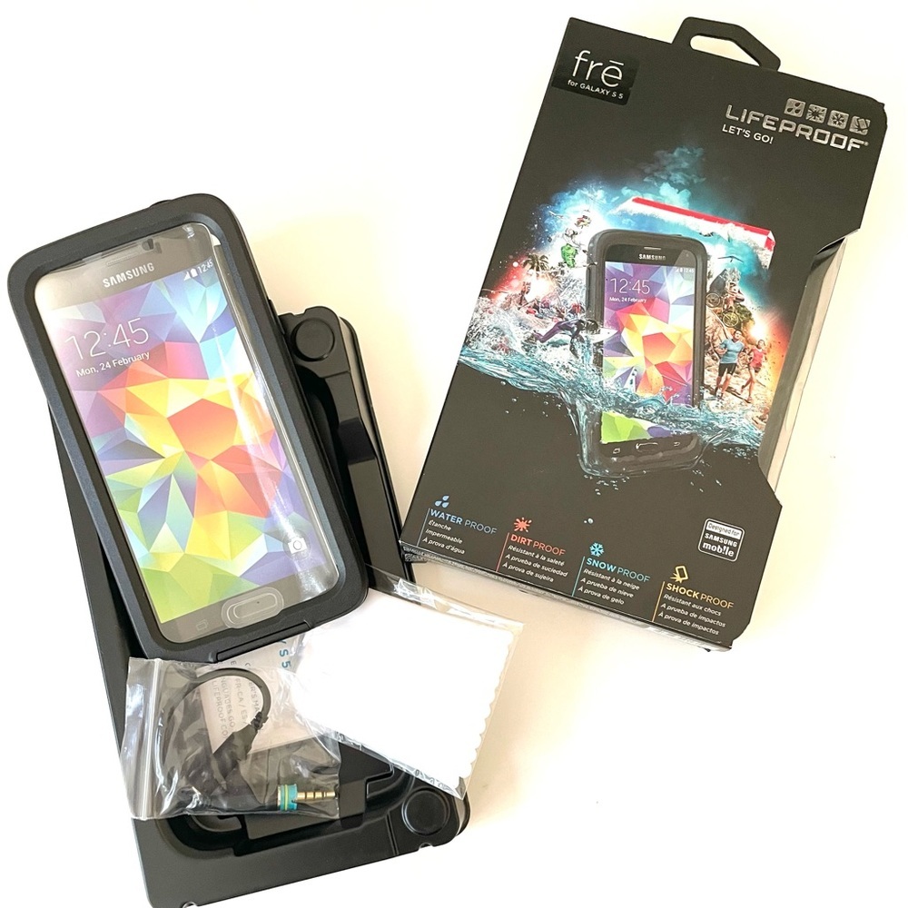 LIFEPROOF Case for S 5 ~Waterproof ~Dirt Proof ~Snow proof ~Shock Proof.